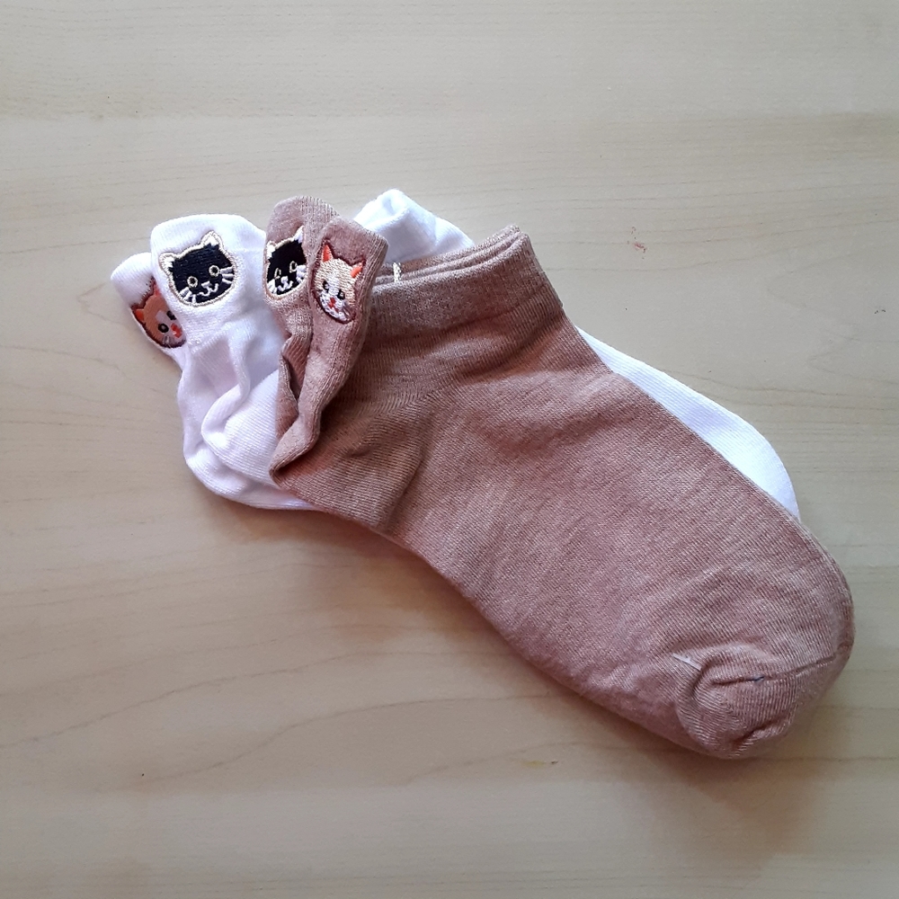 Embroidered Cat Sock Set - Picture 2 of 2